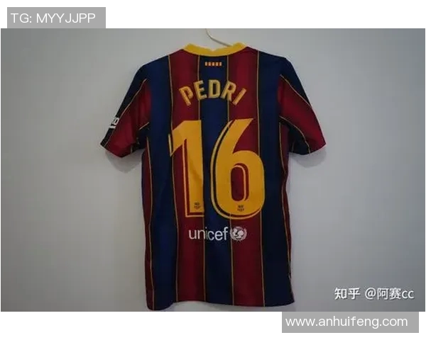 如何绘制独特的足球衣设计步骤与技巧分享